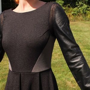 ❤️SALE TODAY🖲️Stella & Jamie long sleeve fit & flare dress.leather sleeves